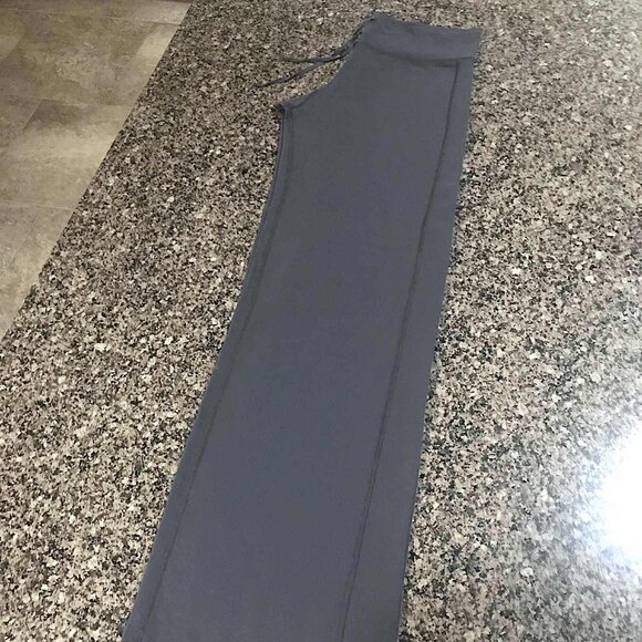 Lululemon Wide Leg Pants in Coal Gray - Picture 5 of 8